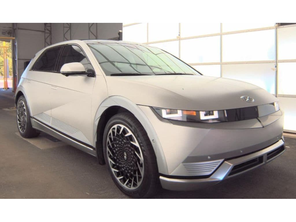 2024 Hyundai IONIQ 5 view 2