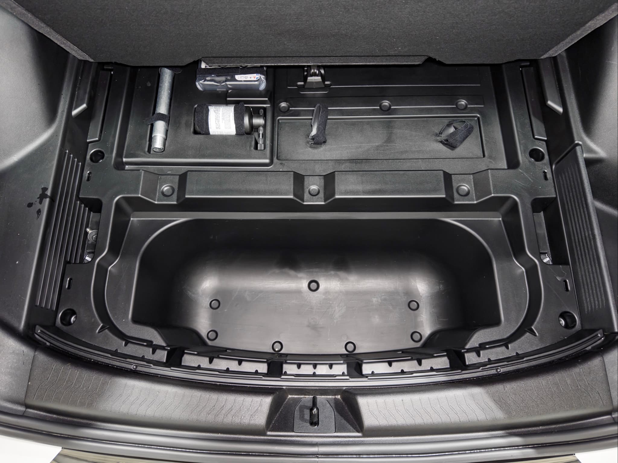 2024 Chevrolet Equinox EV view 26