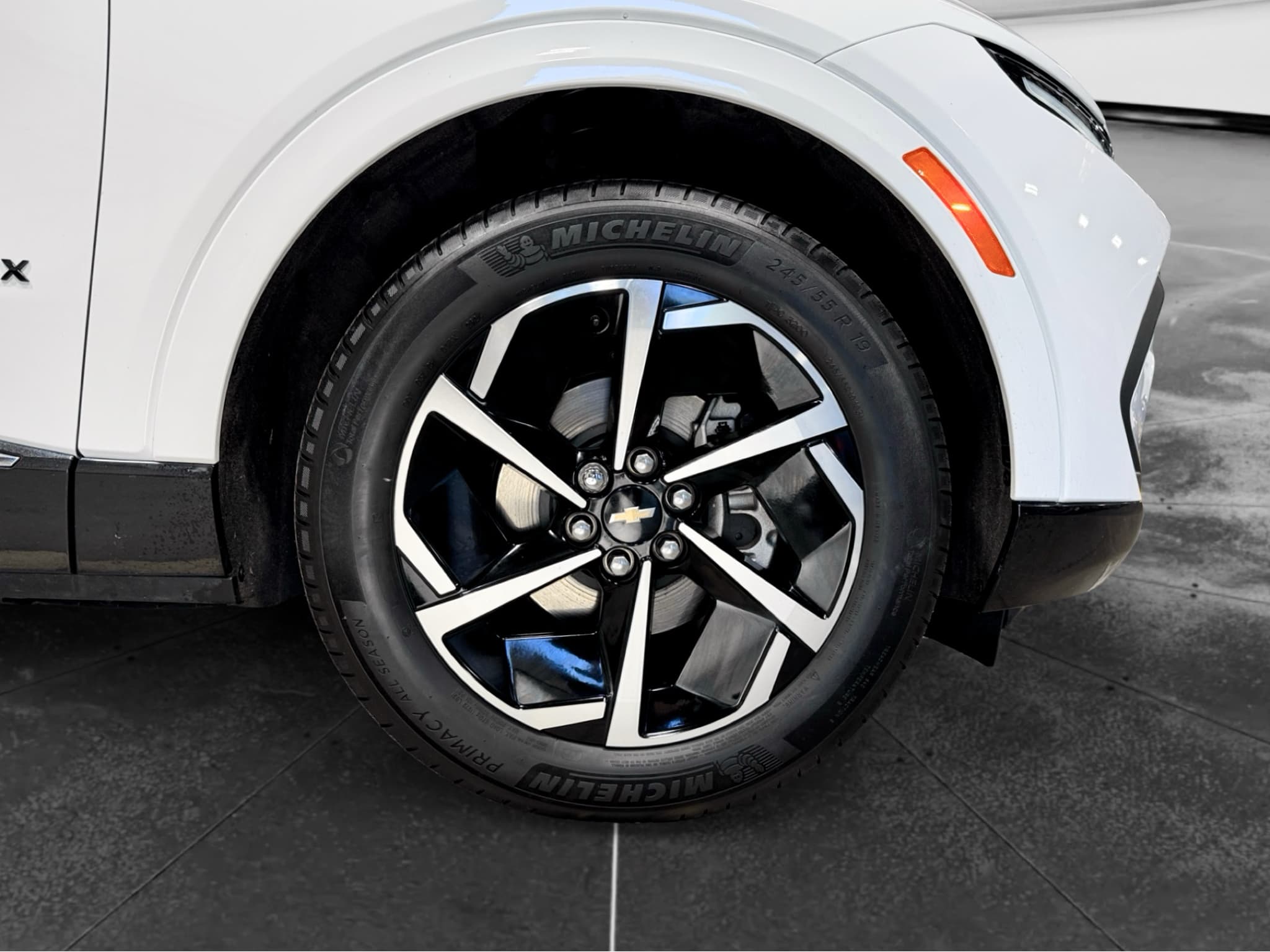 2024 Chevrolet Equinox EV view 33