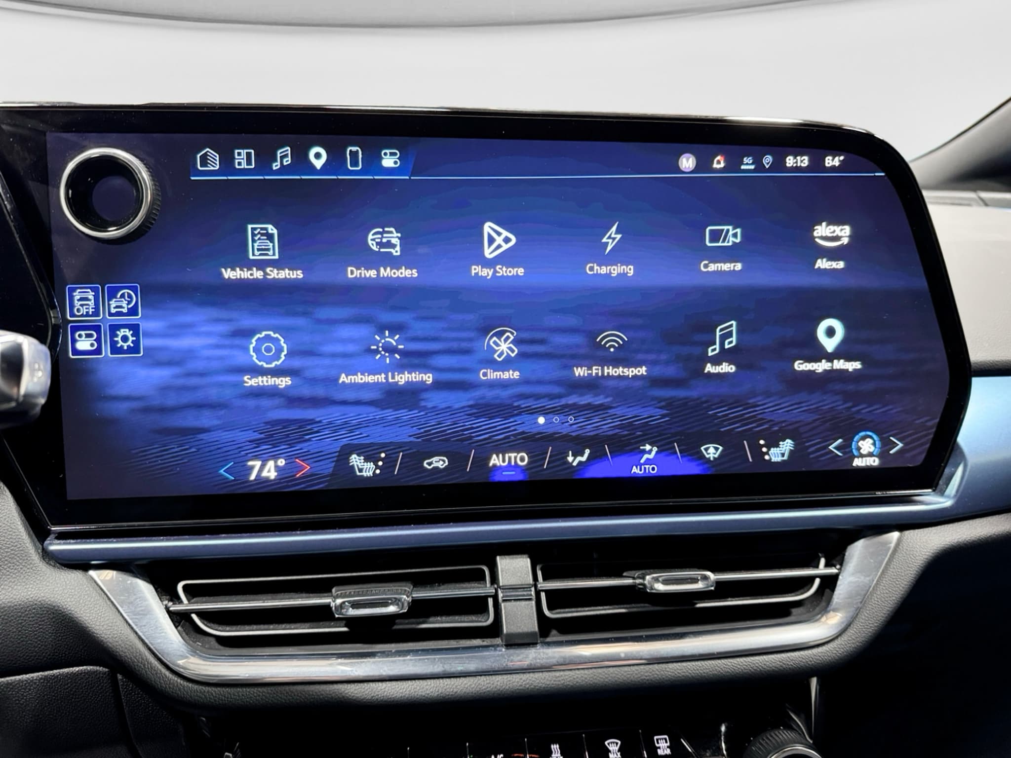 2024 Chevrolet Equinox EV view 13