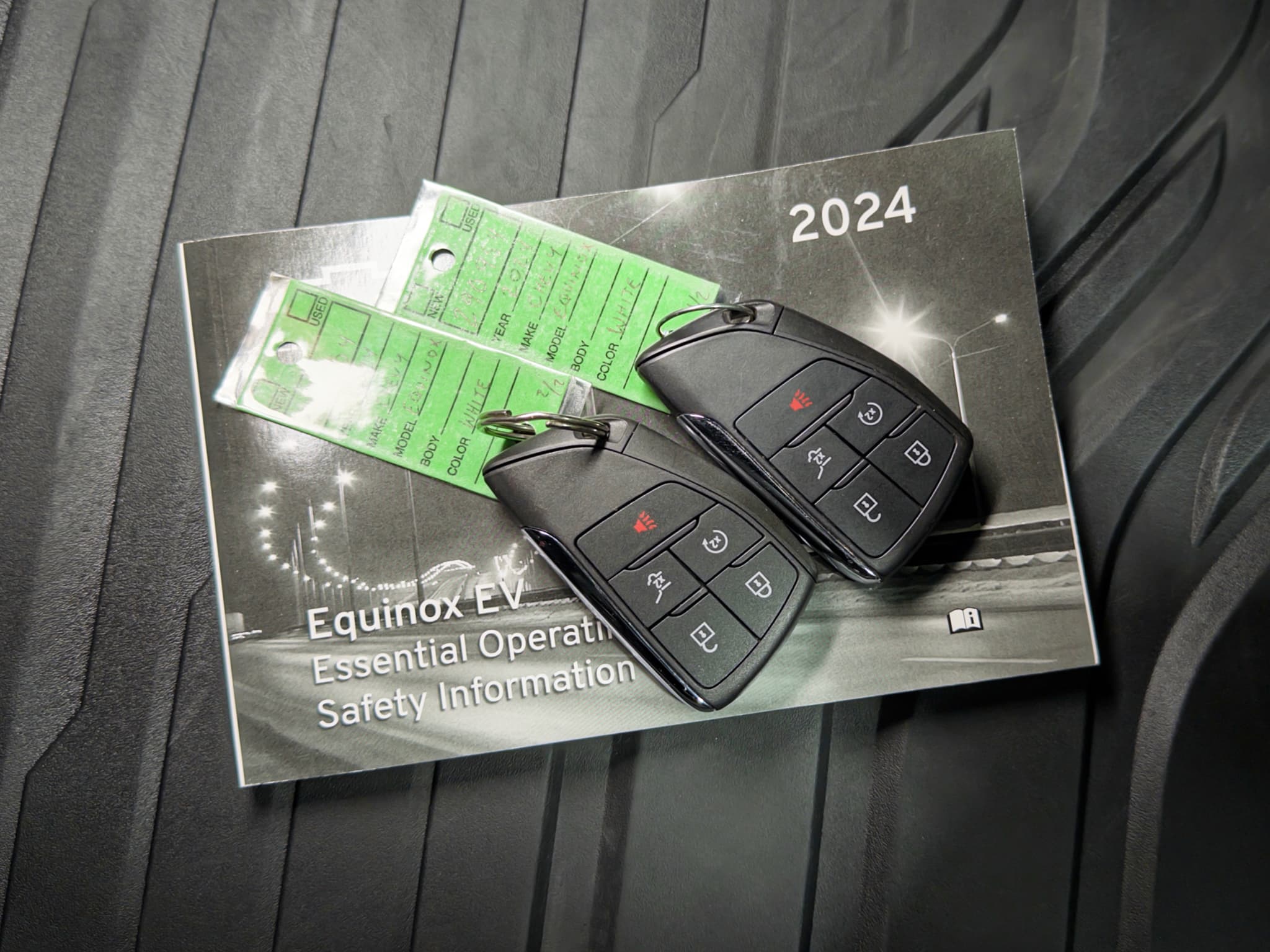 2024 Chevrolet Equinox EV view 23