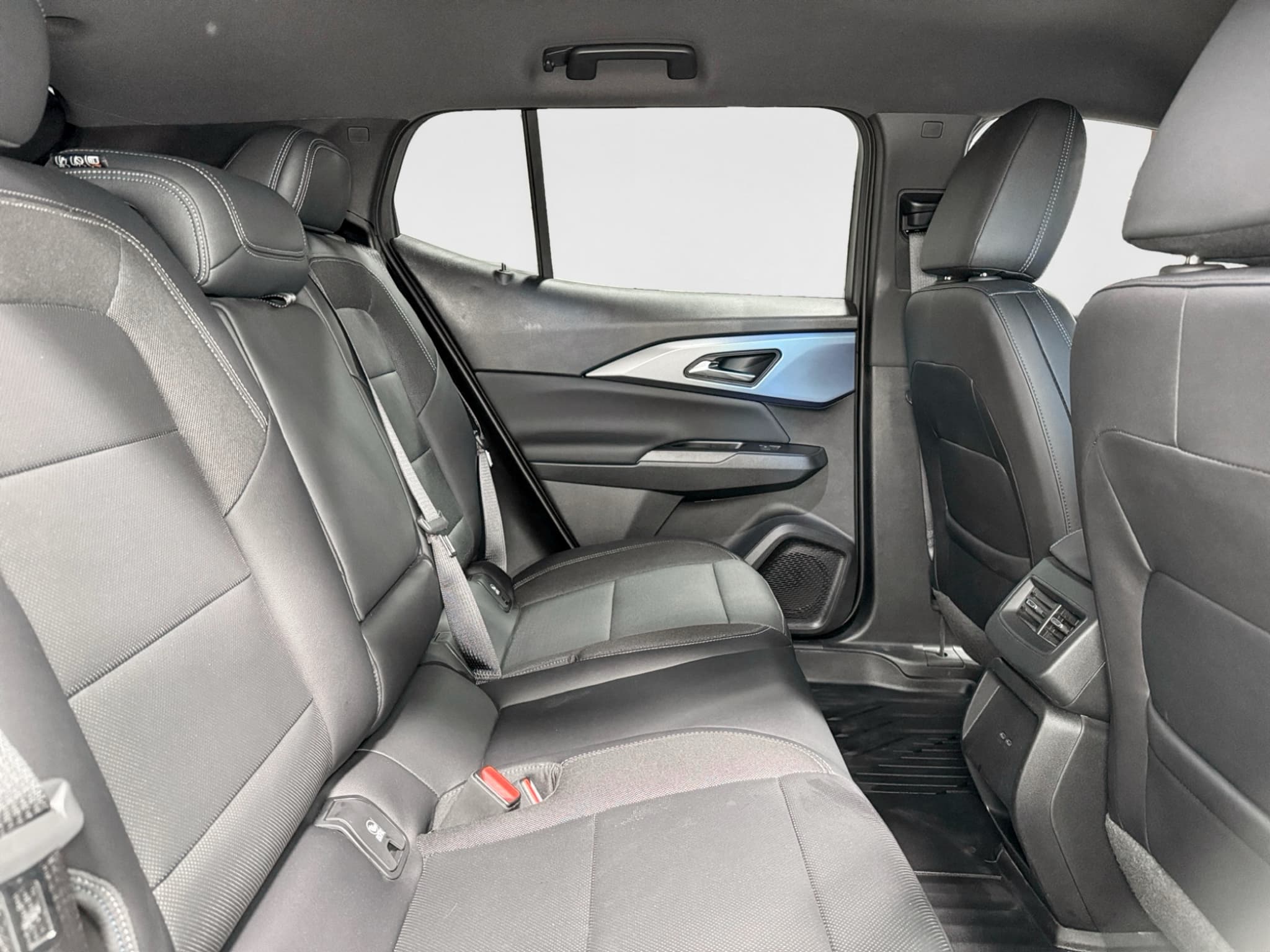 2024 Chevrolet Equinox EV view 22