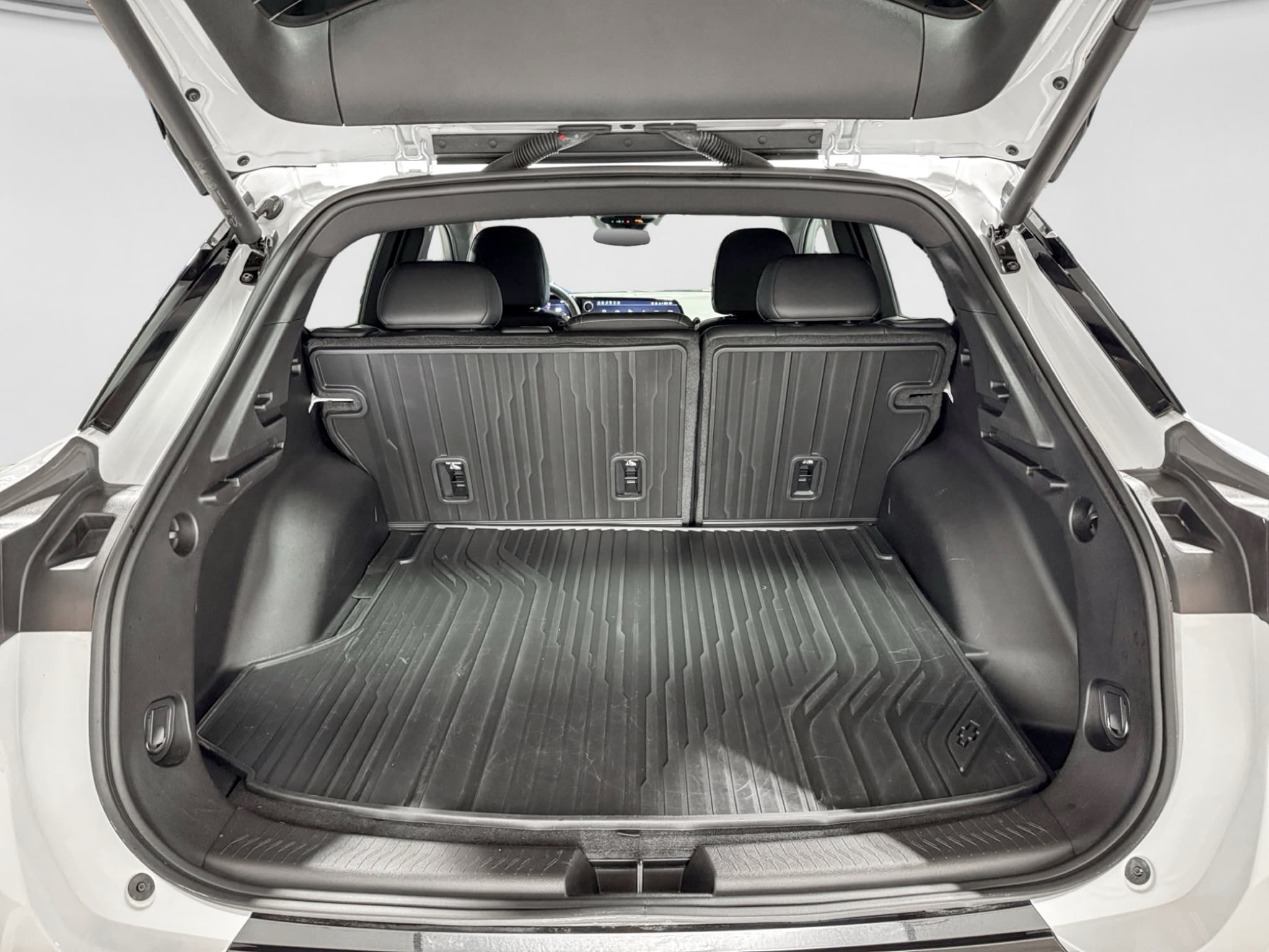 2024 Chevrolet Equinox EV view 25