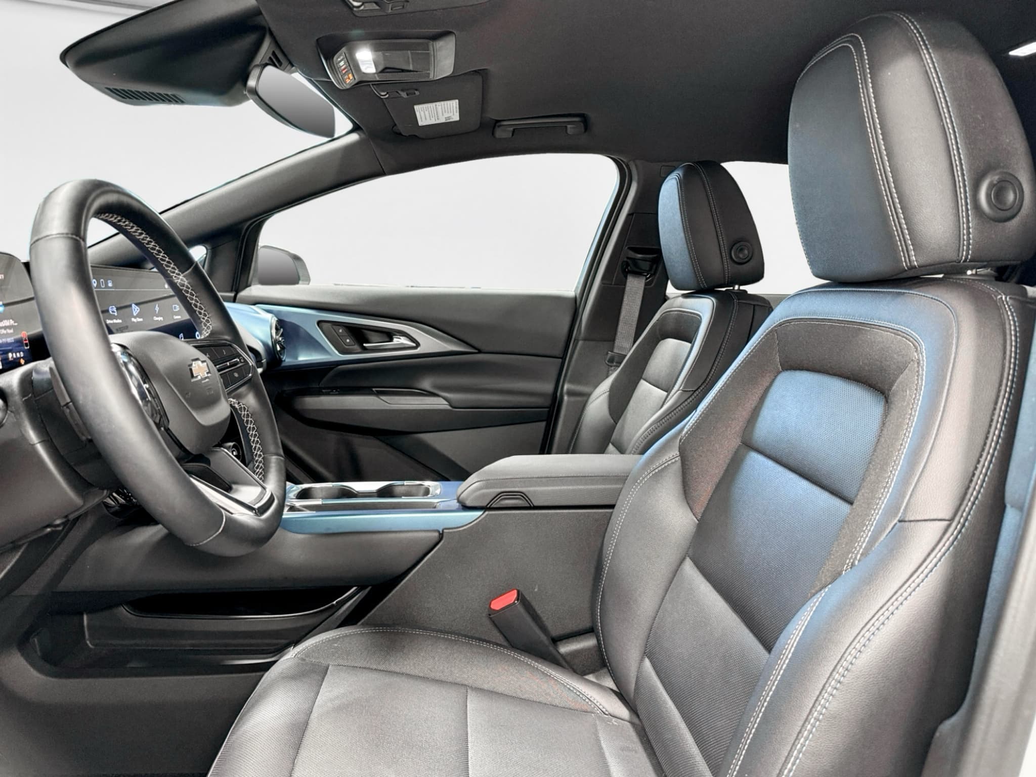 2024 Chevrolet Equinox EV view 17