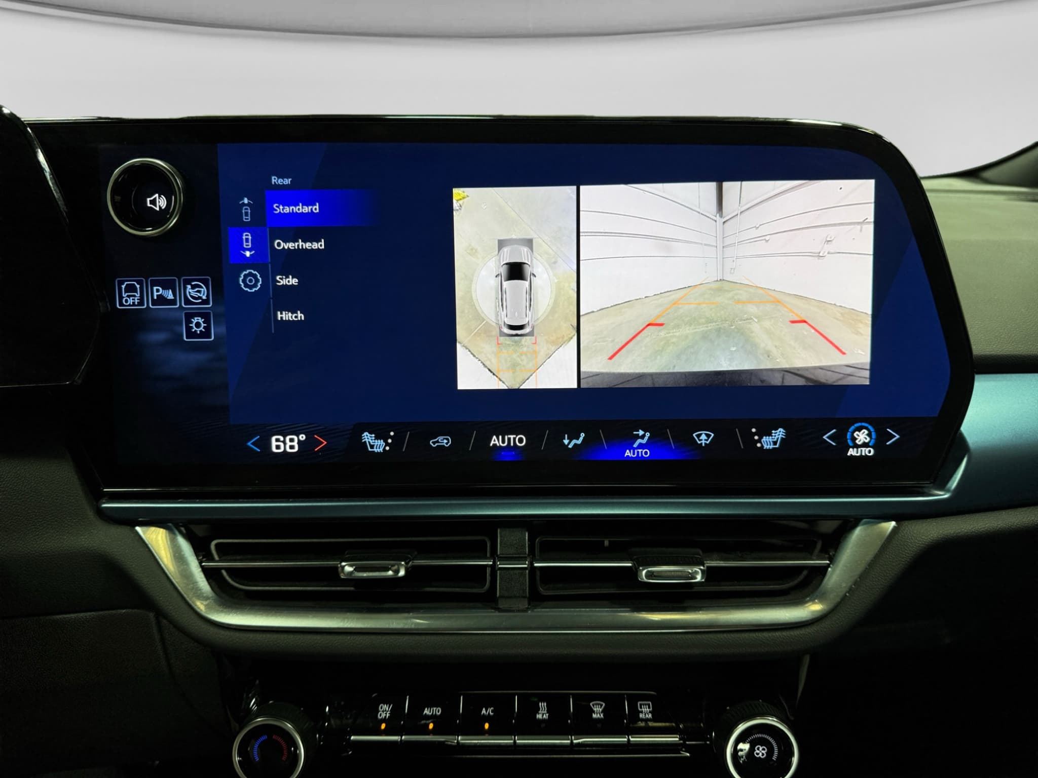2024 Chevrolet Equinox EV view 14