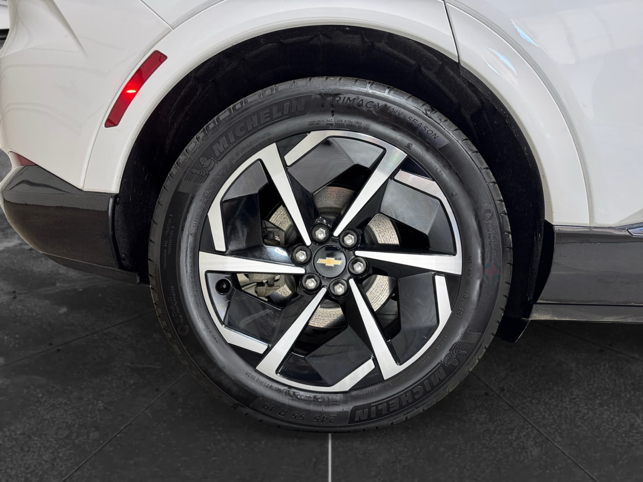 2024 Chevrolet Equinox EV view 33