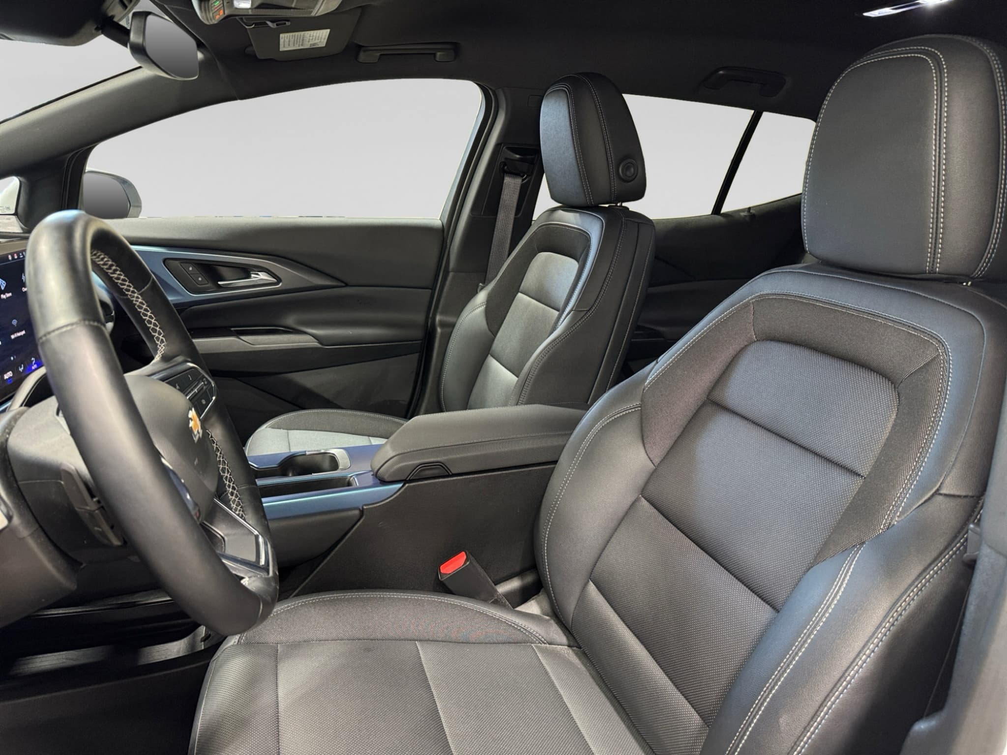 2024 Chevrolet Equinox EV view 17