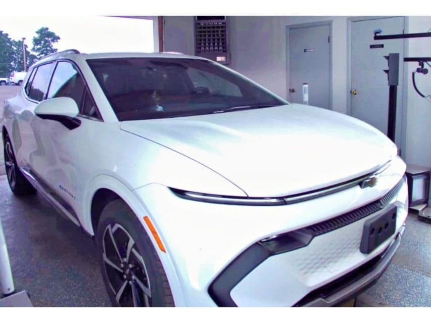 2024 Chevrolet Equinox EV view 2