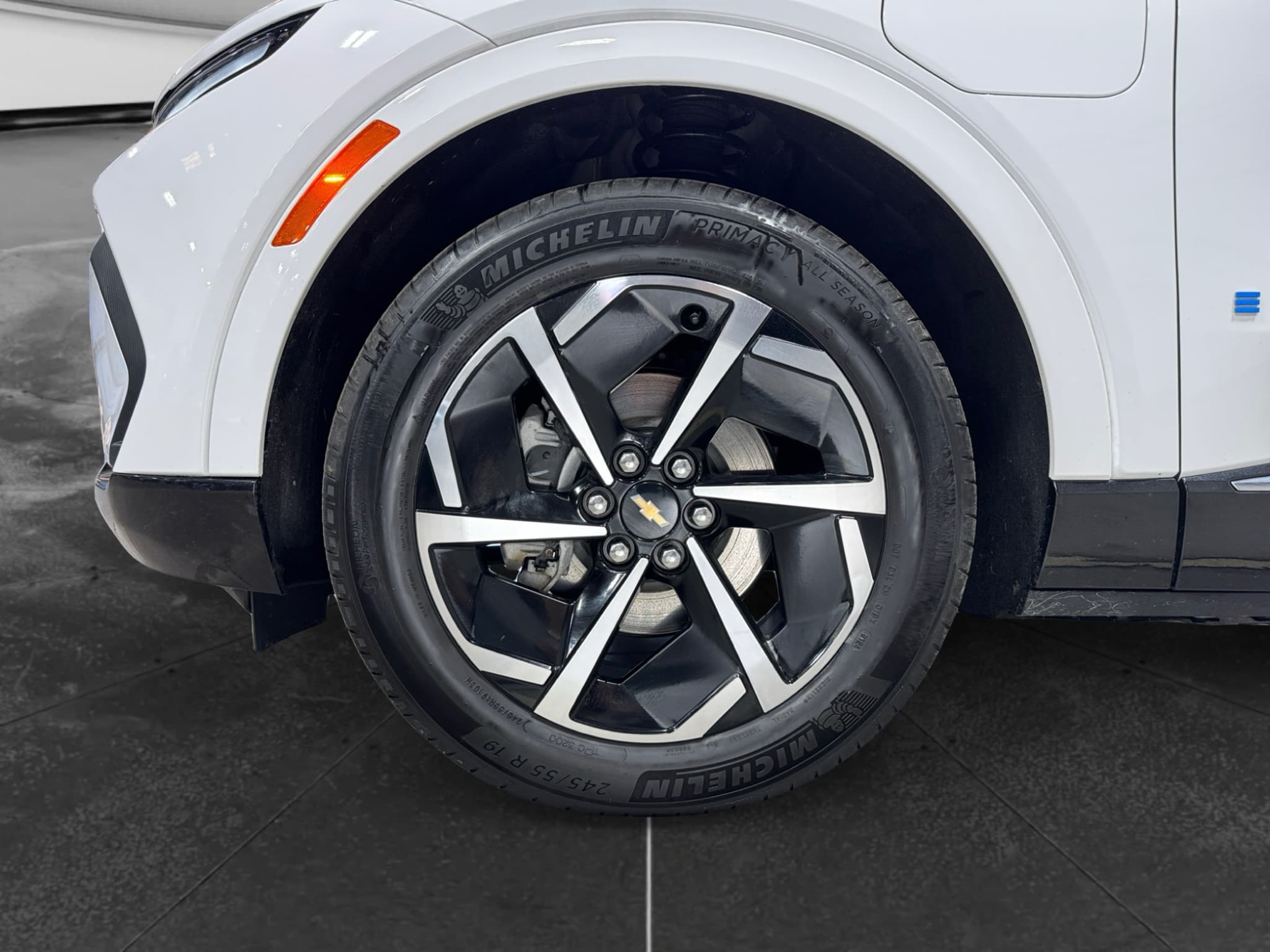 2024 Chevrolet Equinox EV view 29