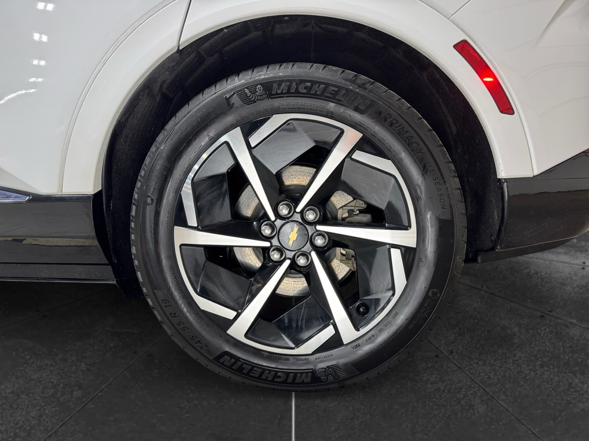 2024 Chevrolet Equinox EV view 31