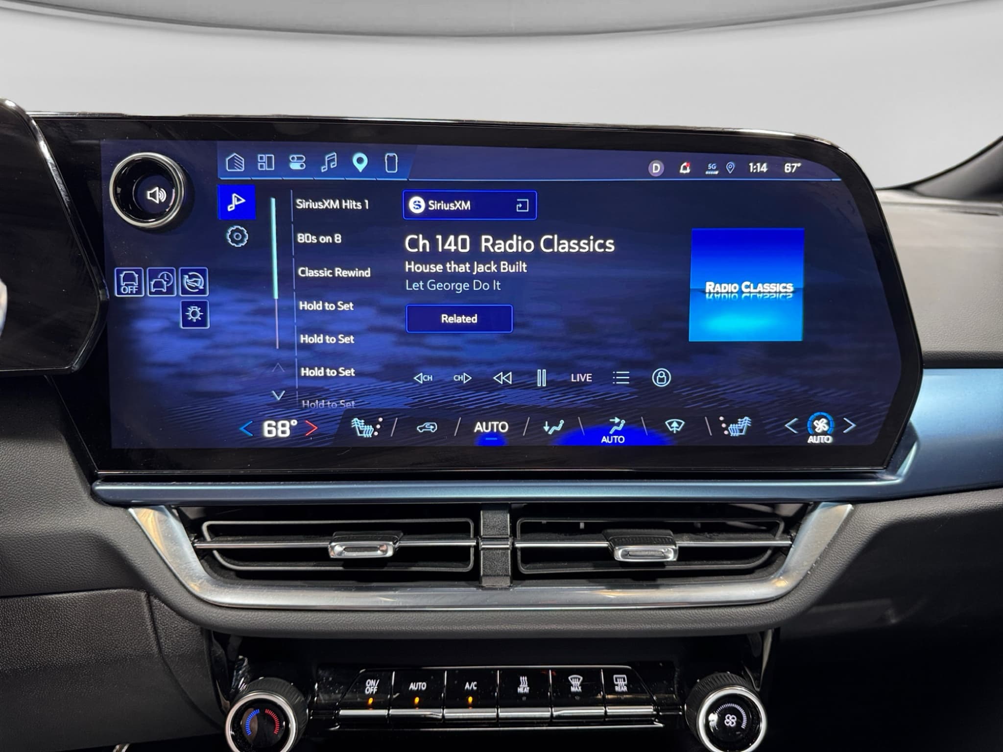 2024 Chevrolet Equinox EV view 11