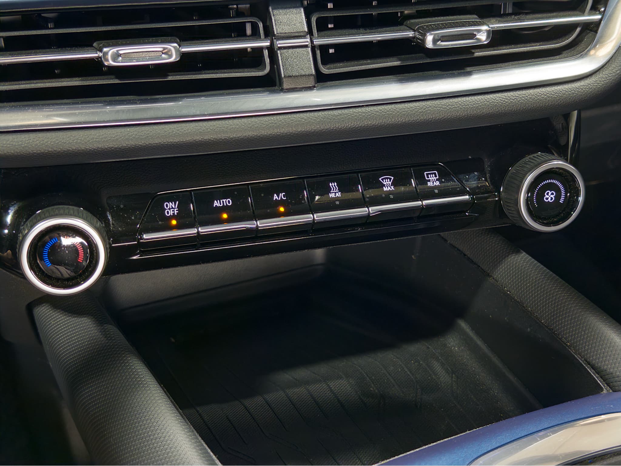 2024 Chevrolet Equinox EV view 15