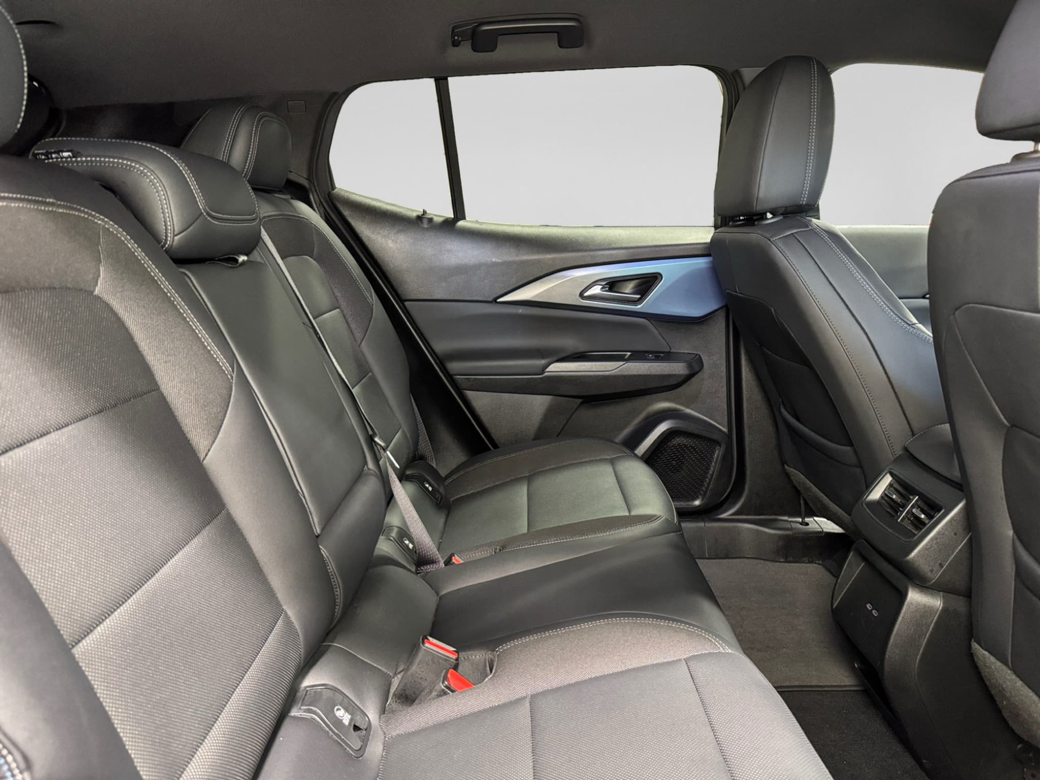 2024 Chevrolet Equinox EV view 22