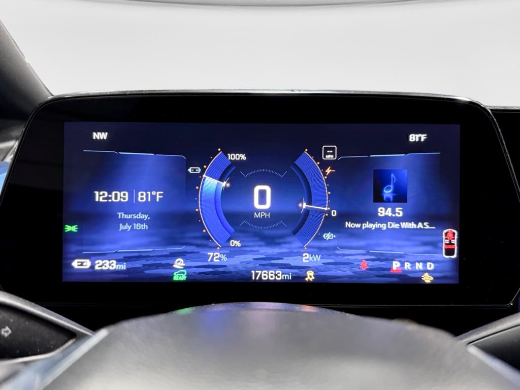 2024 Chevrolet Equinox EV view 9