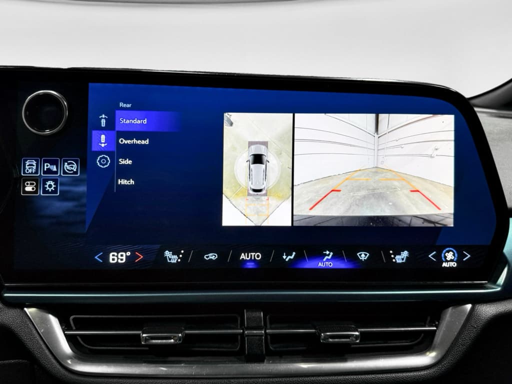 2024 Chevrolet Equinox EV view 13