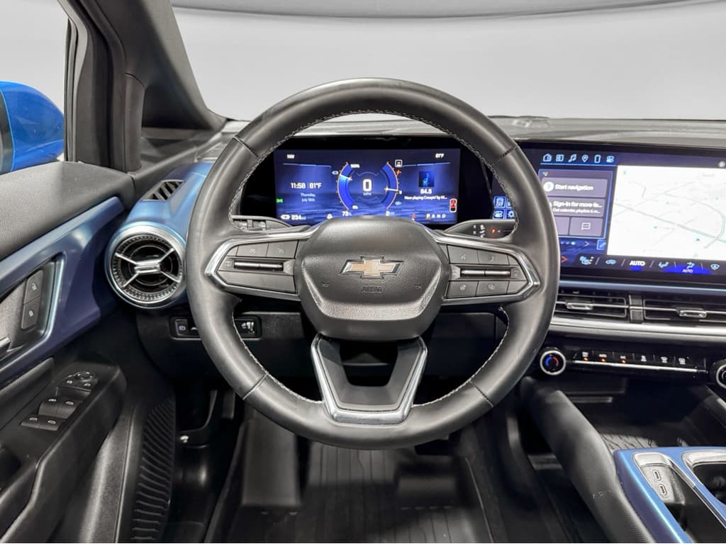 2024 Chevrolet Equinox EV view 8