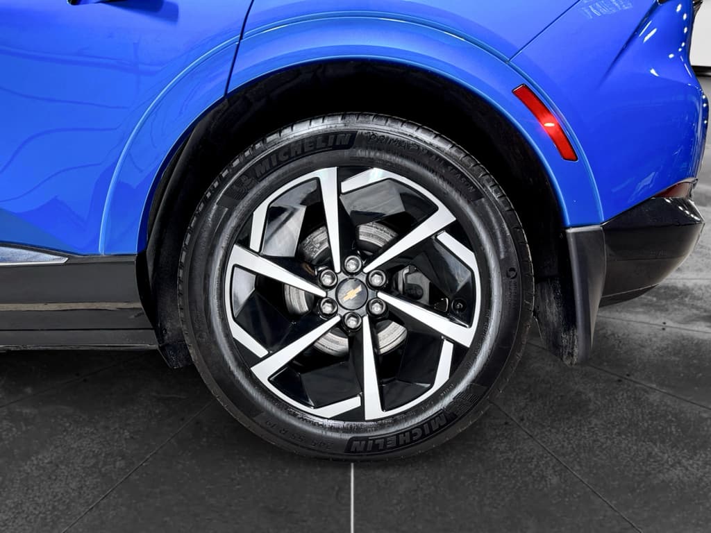 2024 Chevrolet Equinox EV view 31