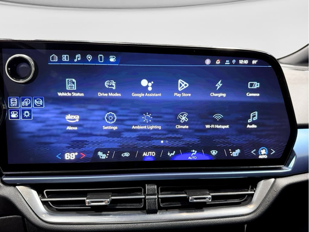 2024 Chevrolet Equinox EV view 12