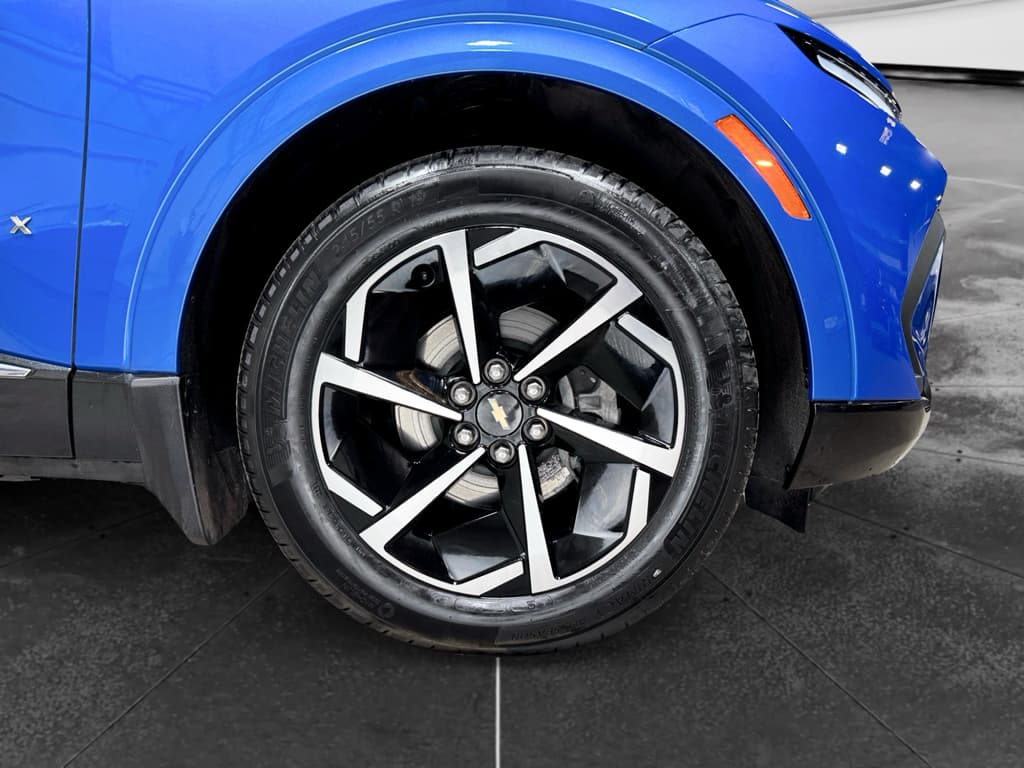 2024 Chevrolet Equinox EV view 33