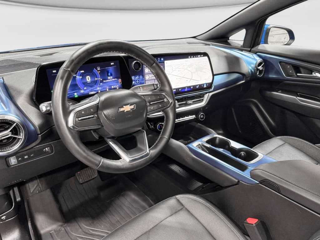 2024 Chevrolet Equinox EV view 17