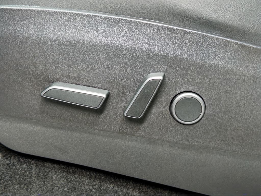 2021 Tesla Model Y view 7