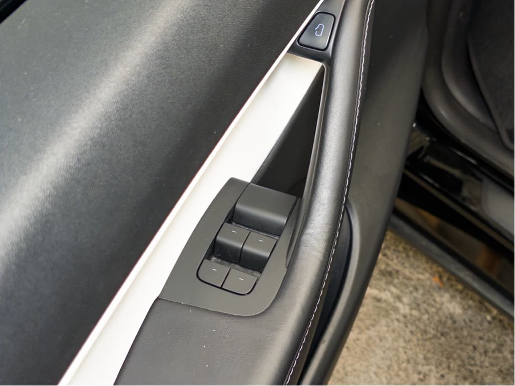 2021 Tesla Model Y view 6
