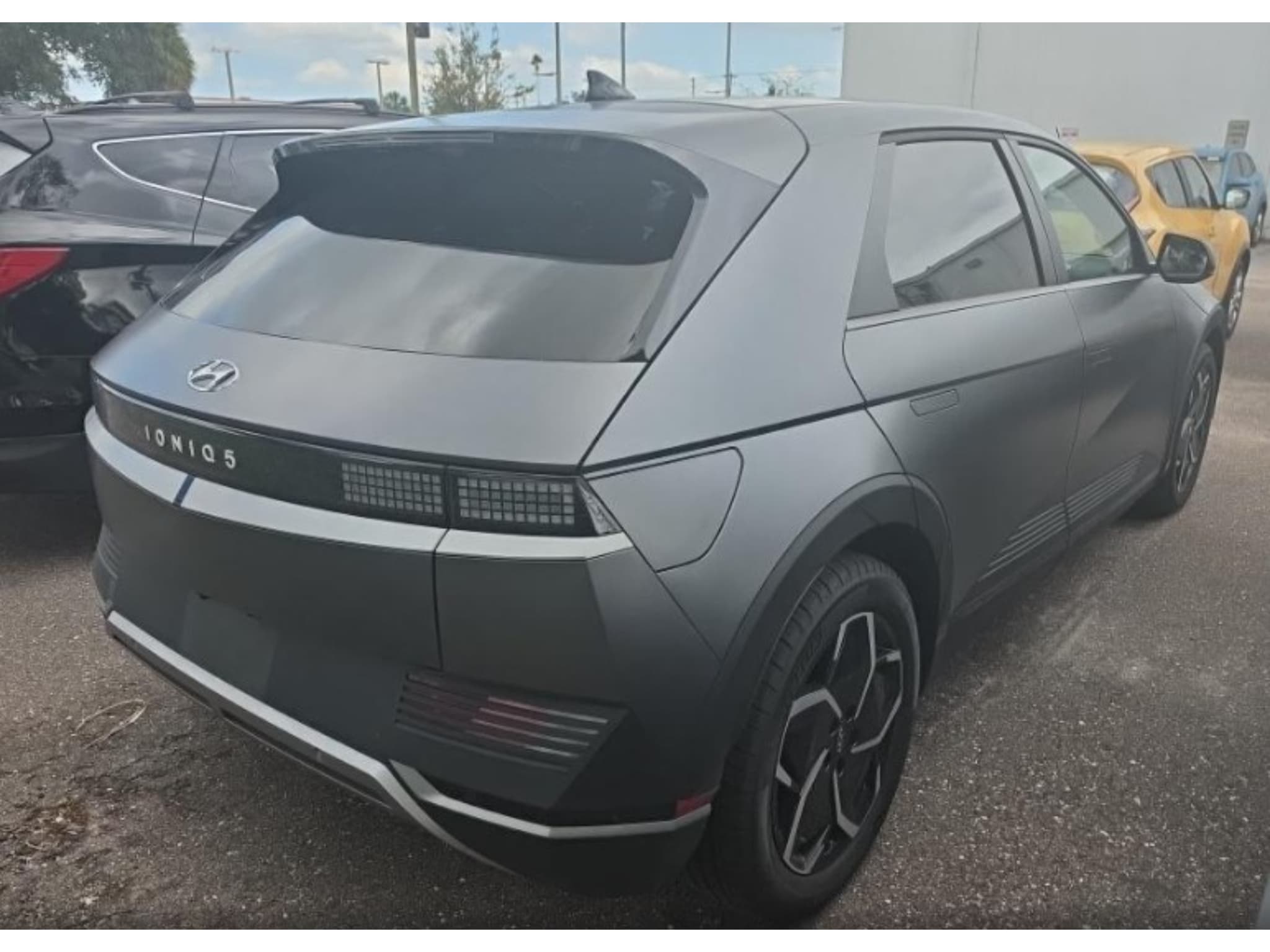 2024 Hyundai IONIQ 5 view 4