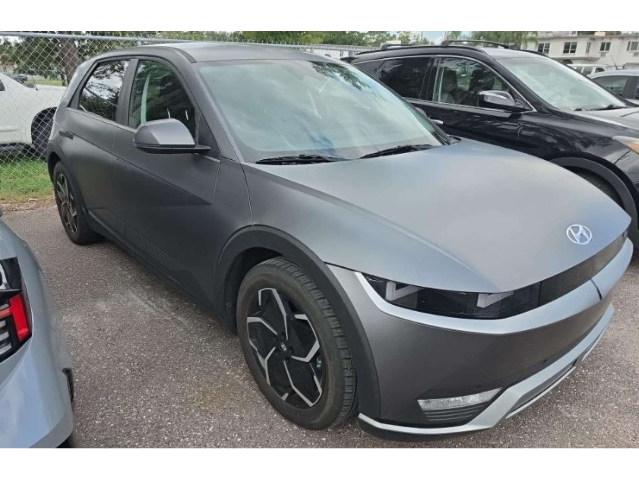 2024 Hyundai IONIQ 5 view 1