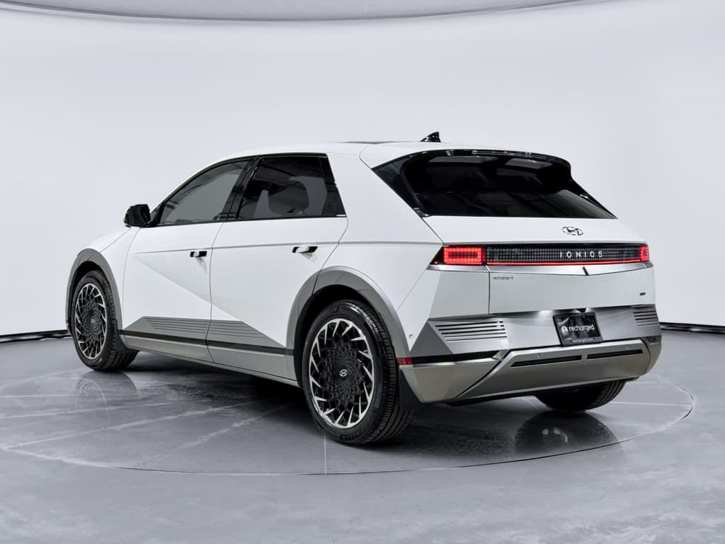 2024 Hyundai IONIQ 5 view 2