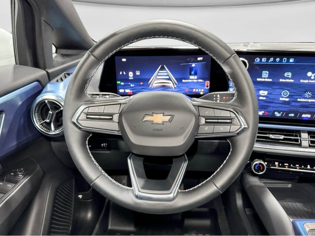 2024 Chevrolet Equinox EV view 9