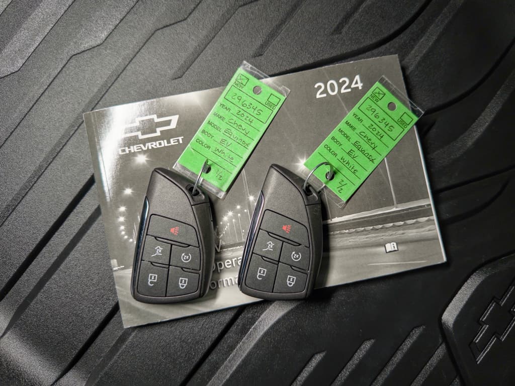 2024 Chevrolet Equinox EV view 24