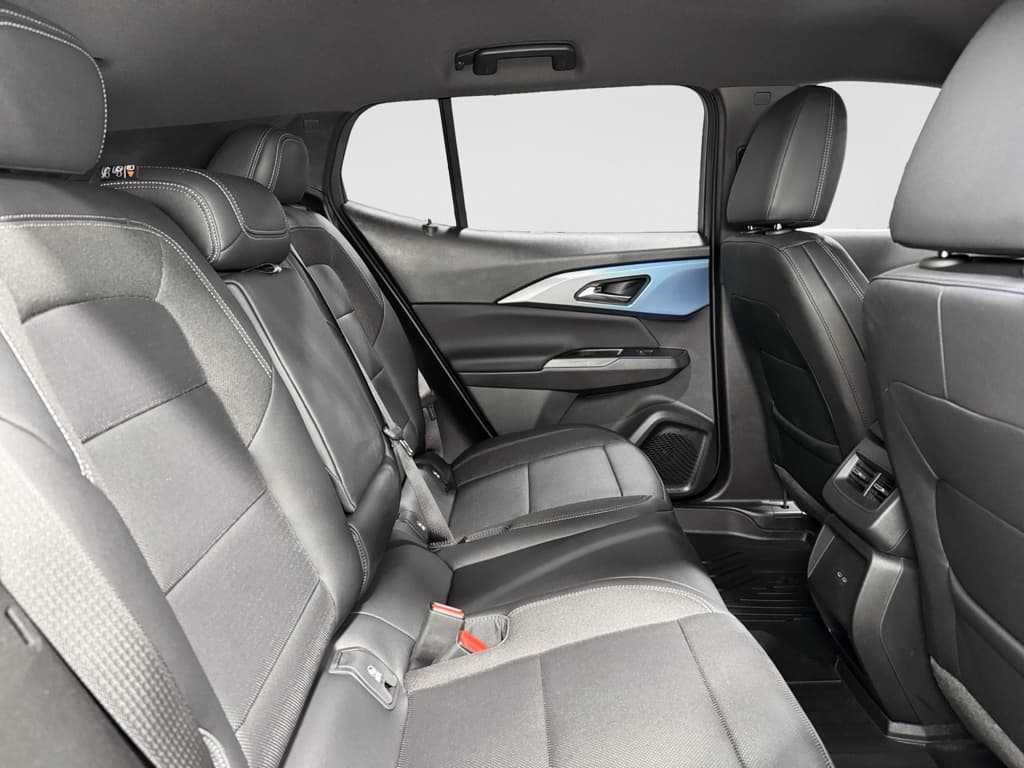 2024 Chevrolet Equinox EV view 23