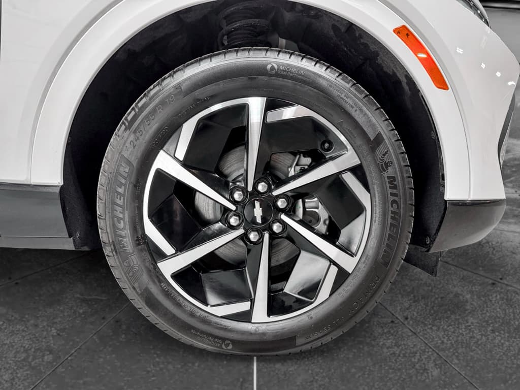 2024 Chevrolet Equinox EV view 34