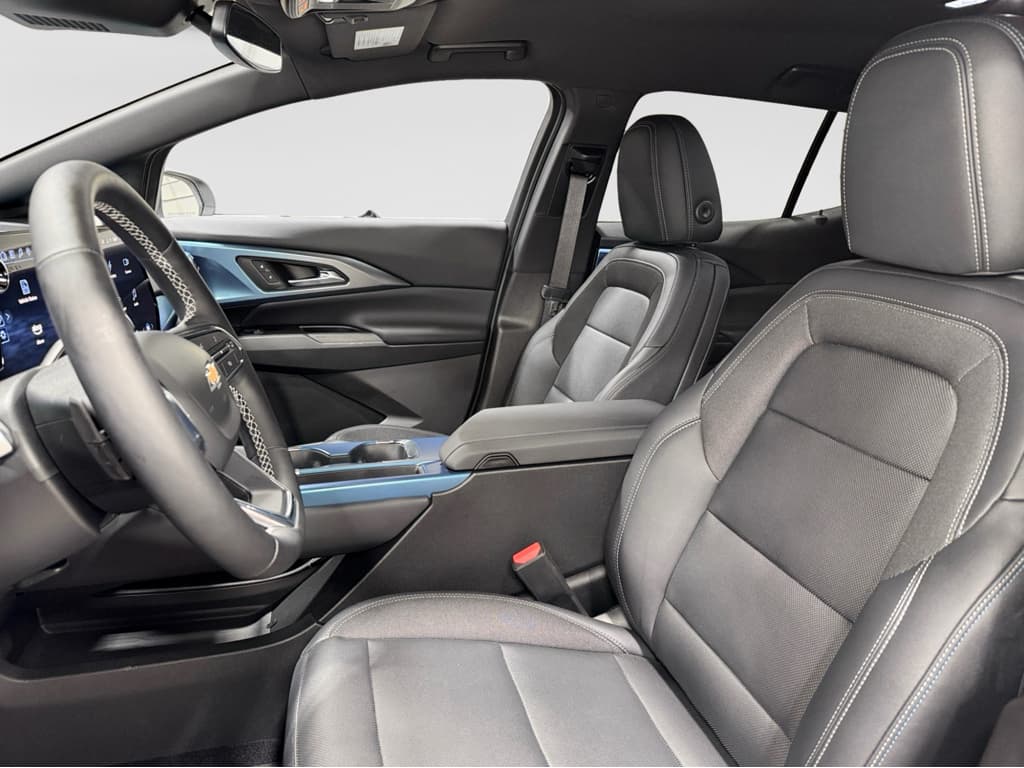 2024 Chevrolet Equinox EV view 18