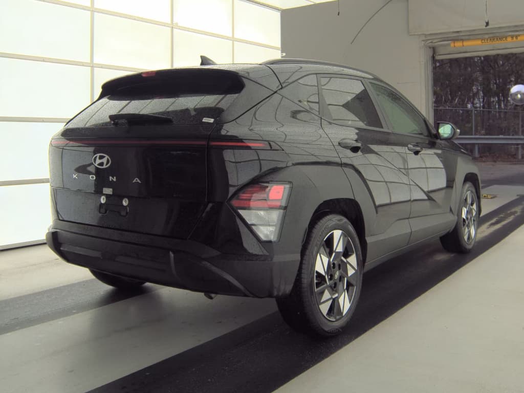 2025 Hyundai Kona view 3