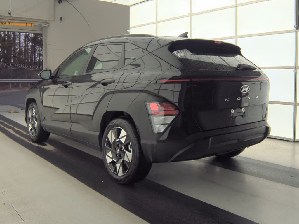 2025 Hyundai Kona view 4