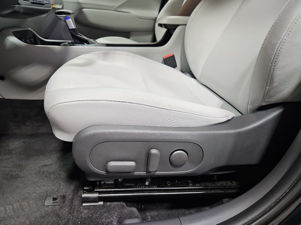 2025 Hyundai Kona view 5