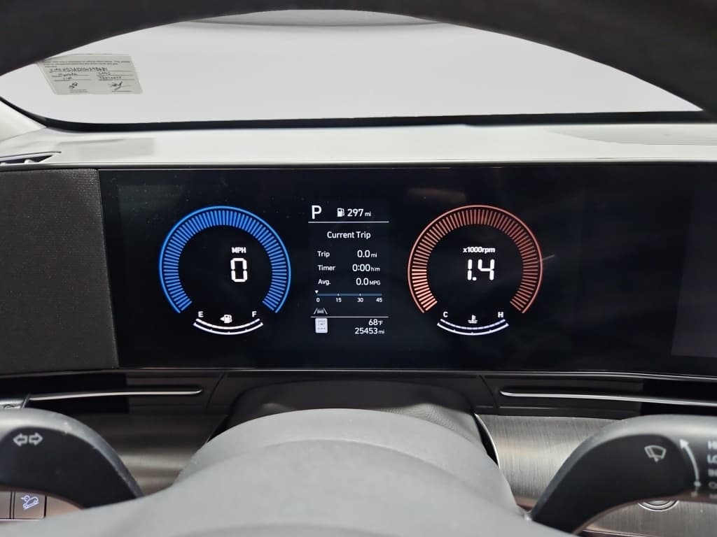 2025 Hyundai Kona view 7