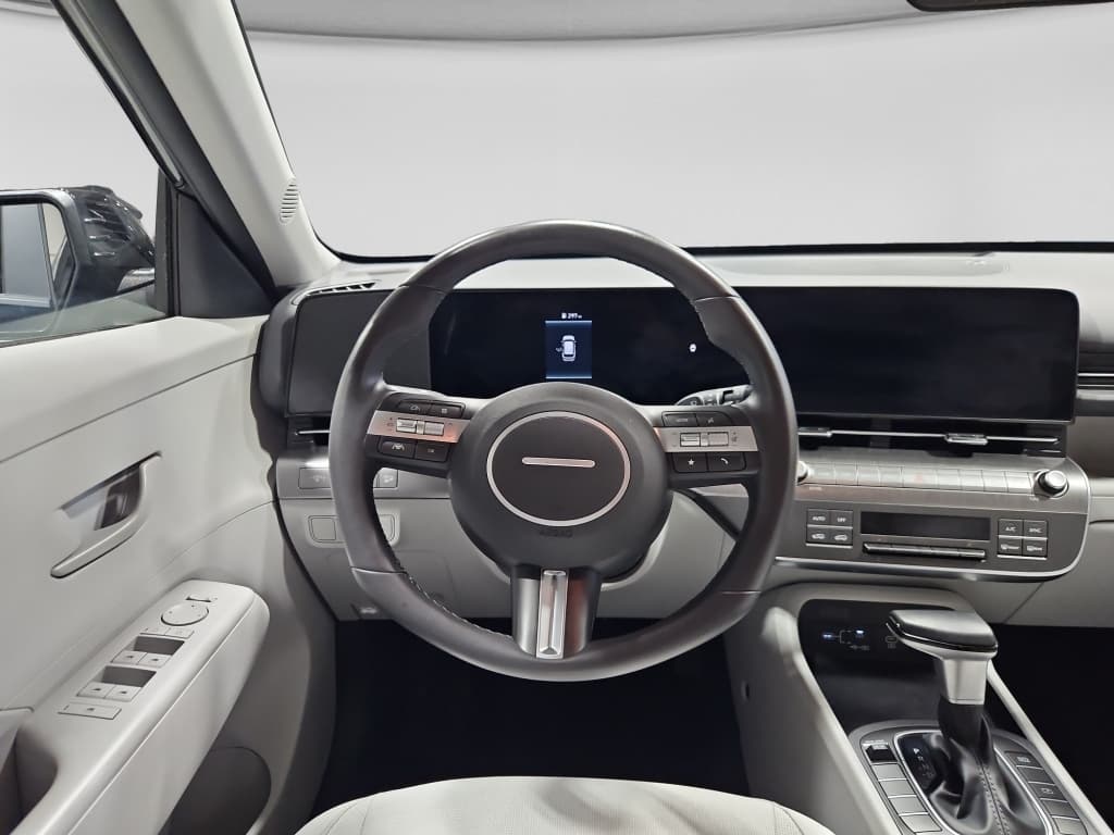 2025 Hyundai Kona view 6