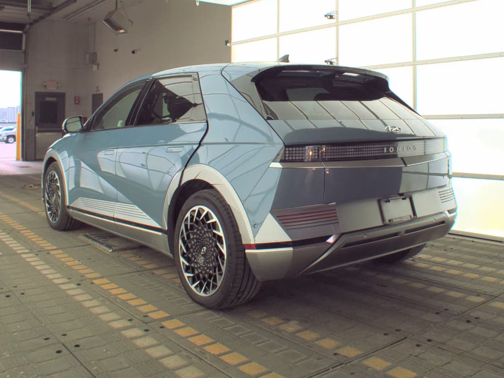 2024 Hyundai IONIQ 5 view 4