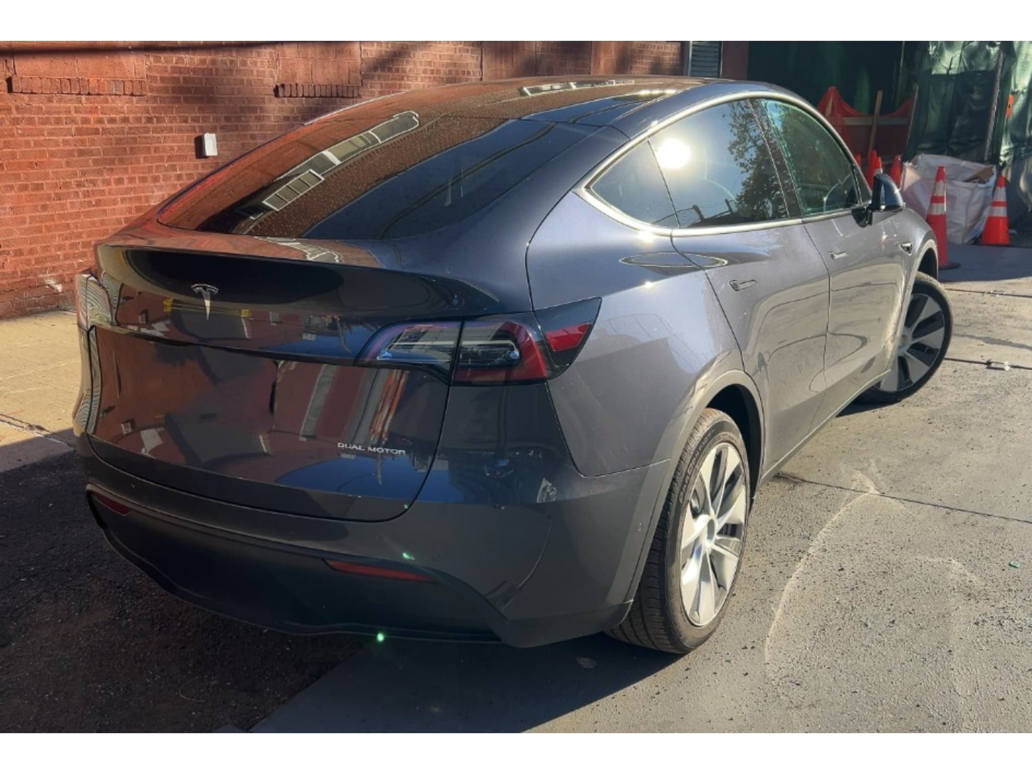 2021 Tesla Model Y view 3