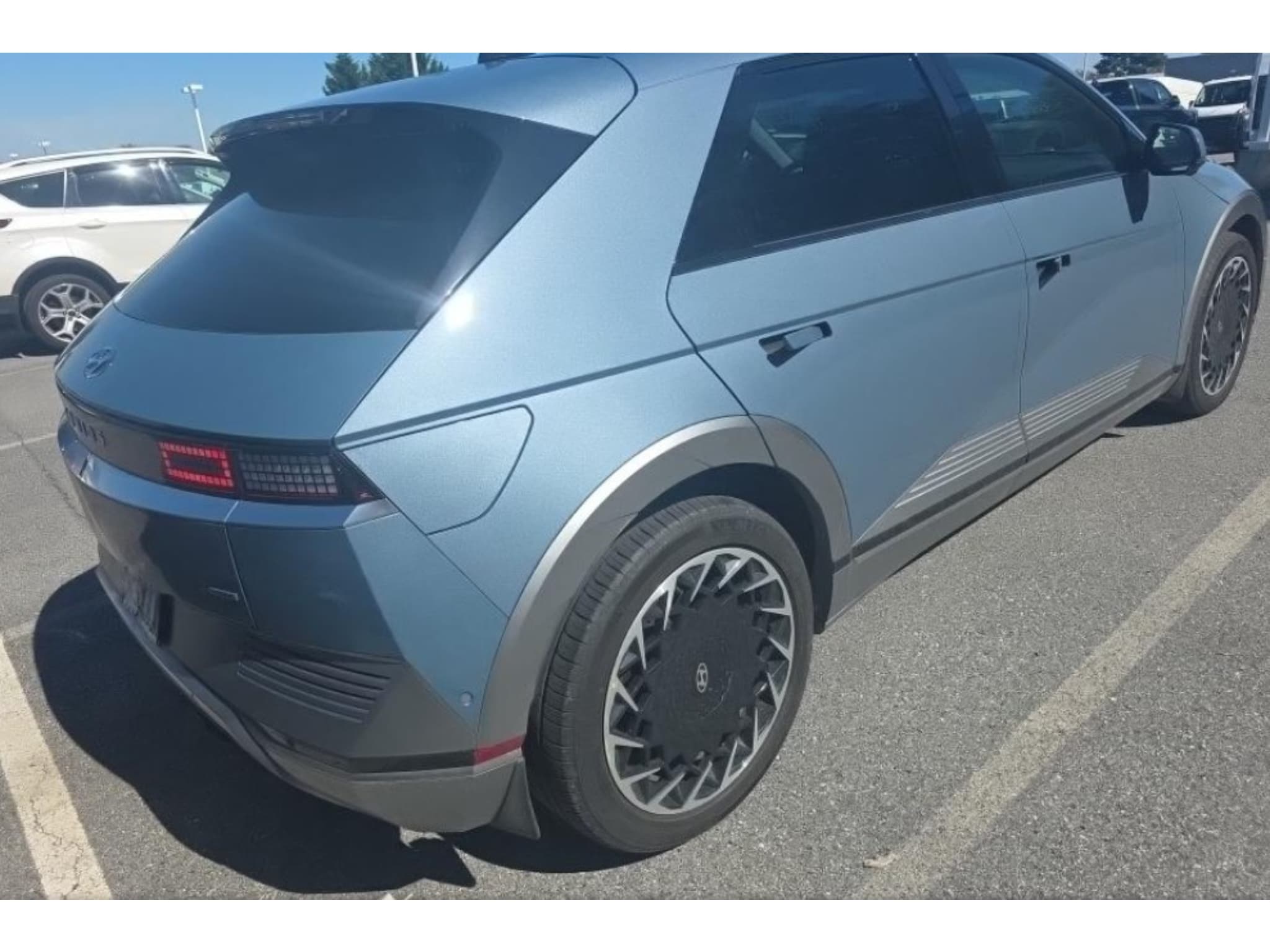 2024 Hyundai IONIQ 5 view 3