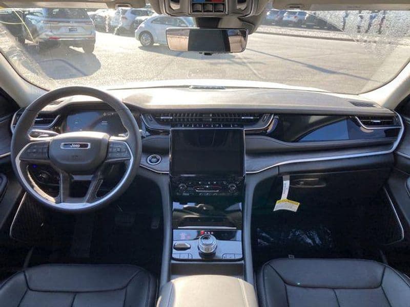 2023 Jeep Grand Cherokee 4xe view 7