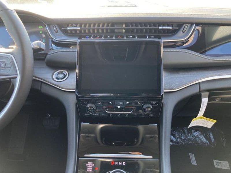 2023 Jeep Grand Cherokee 4xe view 9