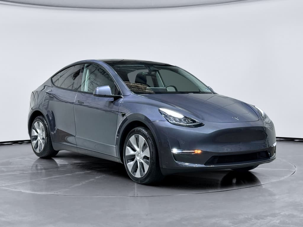 2021 Tesla Model Y view 4