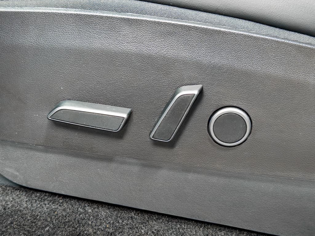 2021 Tesla Model Y view 6