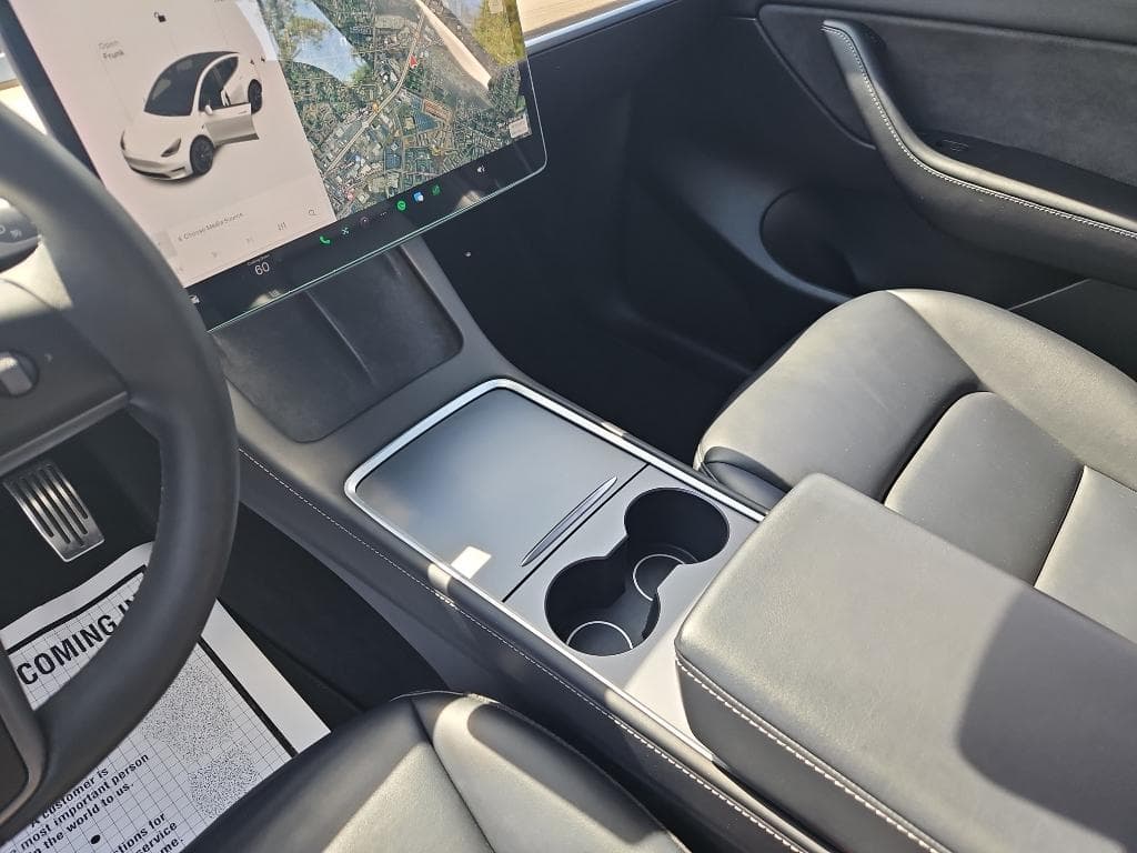 2021 Tesla Model Y view 13