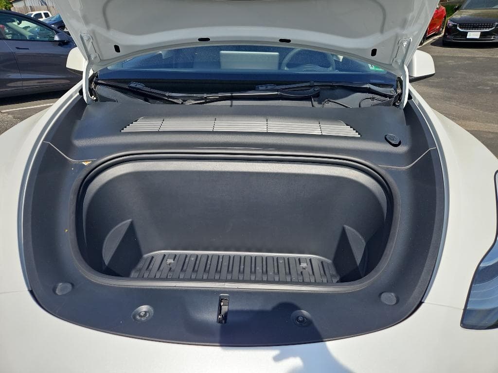 2021 Tesla Model Y view 19
