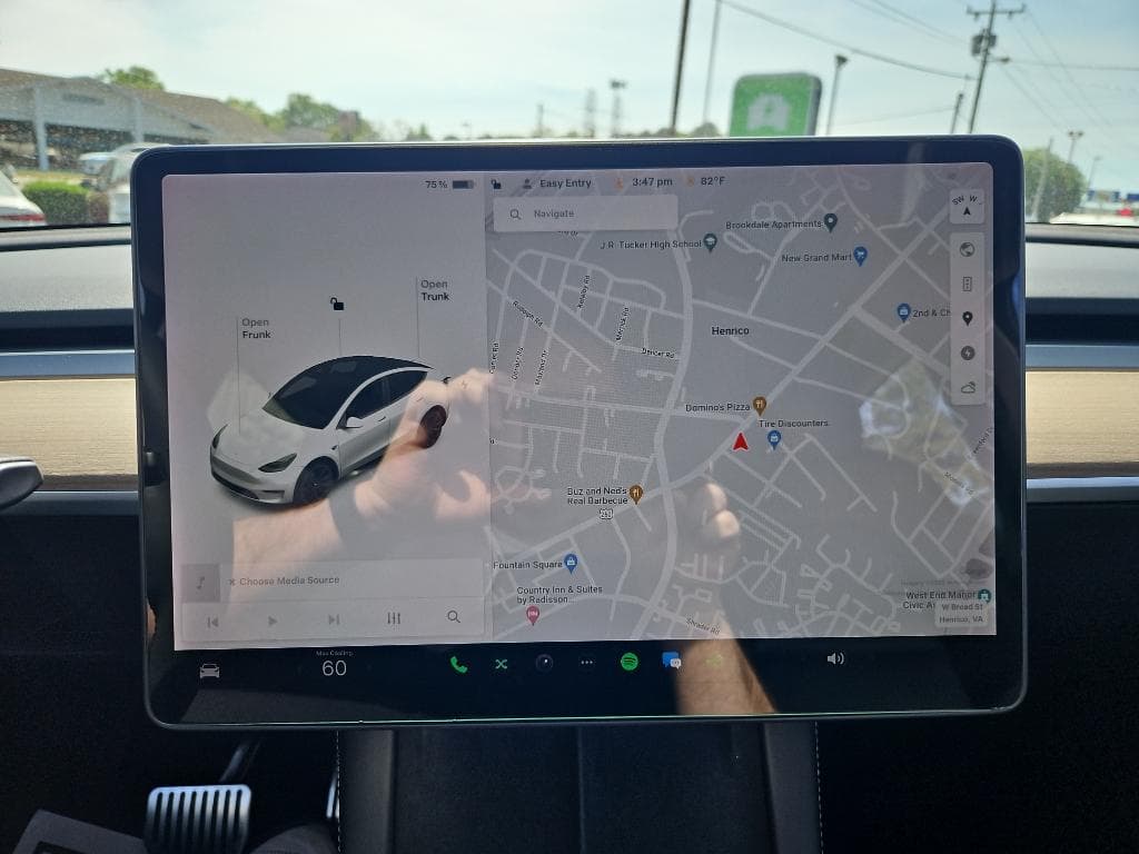 2021 Tesla Model Y view 9