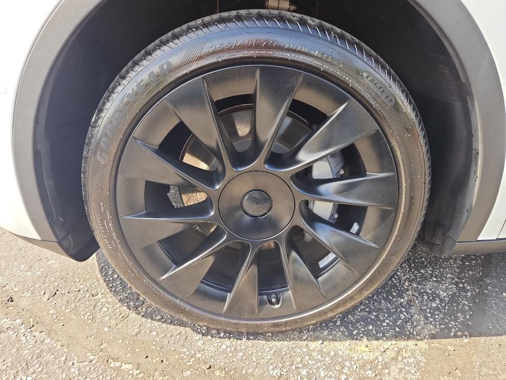 2021 Tesla Model Y view 22